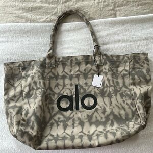 Alo Yoga tote bag NWT